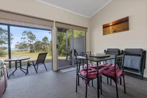 Huon: 1BR lodge offering water views + more! - Image 4