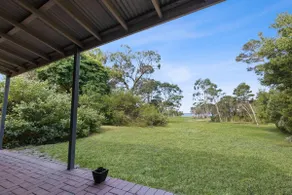 Huon: 1BR lodge offering water views + more! - Image 2
