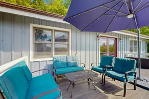 Charming 2 BR home, Stunning Views & outdoor deck - Image 2