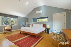 Tarrytown Studio Apt w/Kitchenette + King Bed - Image 4