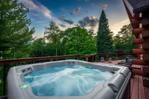 Sunday River Cabin: Fire Pit, Hot Tub & Game Rooms - Image 2