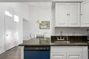 Cozy Apt with Pool, Hot Tub, Golf, Near Downtown - Image 5