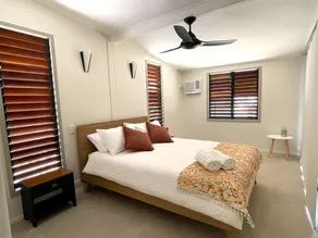Sully's Beach House - Image 5