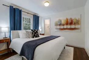 Timeless Escape - 2 Bd & Parking - Image 4