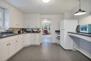 Timeless Escape - 2 Bd & Parking - Image 3