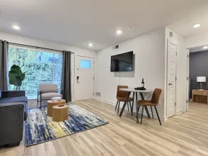 City Retreat, Free Parking, Near Downtown Hotspots - Image 4