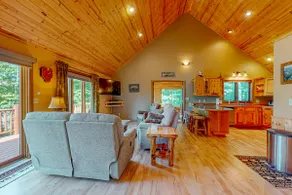Stunning Lakefront Cabin: Dock, Yard & Firepit - Image 5