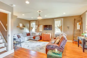 3 Mi to Dtwn: Charming Farmhouse in Mount Joy! - Image 3