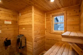 Lakefront Loft with Sauna, Heirloom Vacations - Image 4