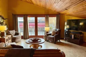 Downtown Retreat: Luxury Penthouse, Piano, Views - Image 4