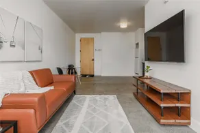 Salted Roots Basecamp: Downtown 1 Bedroom Flat - Image 4