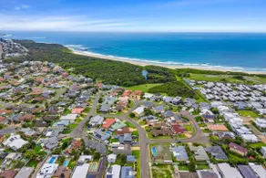 Newly Renovated | Caves Beach, Sleeps 8 - Image 5