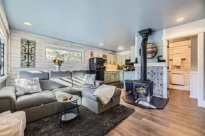 The Bear's Den - Hot Tub Retreat - Family Home - Image 2
