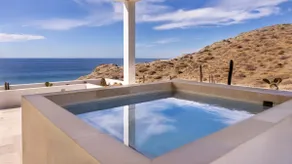Relaxing Oceanside Penthouse with Stunning Views - Image 4
