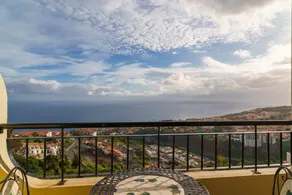 GuestReady - Breathtaking seaview in Caniço - Image 3