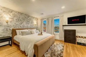 Chic Retreat Downtown Stroudsburg | 3BR+Sleeps 10 - Image 2