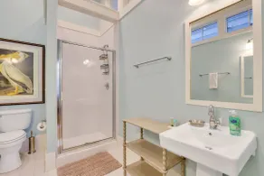 Charmant appartement de vacances adapté aux familles avec piscine | Vue ville | Avec animaux autorisés - Image 4
