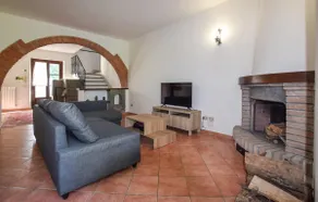 Cozy Home In Fauglia With Wifi - Image 2