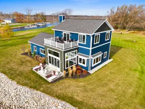 Private Beach | 2 Docks | Waterfront | Bay Access - Image 2