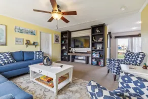 Sunsets & Serenity: Port Clinton Waterfront Stay 3 Bedroom Home - Image 4