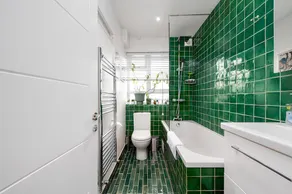Stylish Brixton Hill Studio with Modern Charm - Image 4