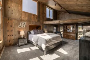 Rare Floating Home W/ Private Dock In Bayview - Image 5