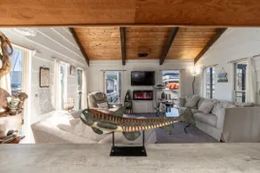 Rare Floating Home W/ Private Dock In Bayview - Image 4