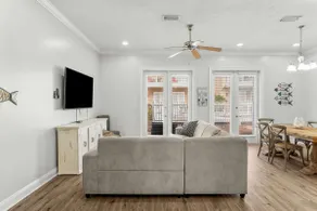 Palm Breeze Retreat Sleeps 10! - Image 3
