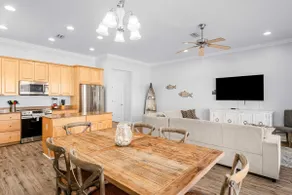 Palm Breeze Retreat Sleeps 10! - Image 2