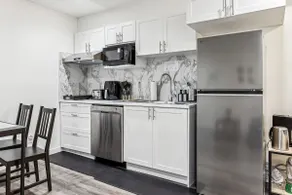 Charming 1BR Basement Suite w Parking Calgary - Image 3