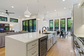Pool, Hot Tub & Patio w/Modern Updates in E Austin - Image 3