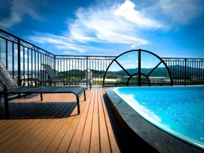 Apt for up to 3 people/ building with pool - Image 5