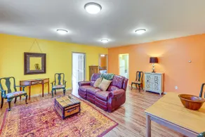 Near Historic Sites: Bright Hyde Park Guest Suite - Image 5