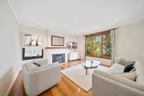 Comfortable 3-Bed Haven Near Canberra Attractions - Image 2