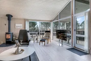 Lovely Holiday Home With Wilderness Bath And Space For 8 People - Image 5
