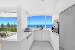 Oceanfront Escape, Southern Cross 9th Floor - Image 4