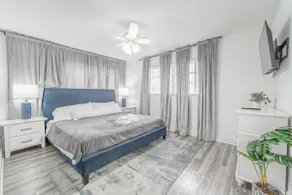 2 BD Condo - Sleeps 4 - Palm Wave Stays - Image 3