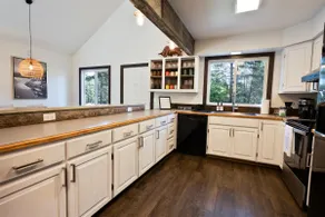 Glacier Montana Retreat with Hot Tub! - Image 3