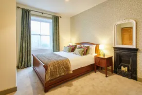 Host & Stay - Temple Terrace - Image 3