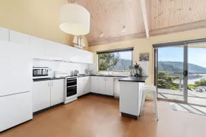 Altair - Ocean View Retreat - Image 4