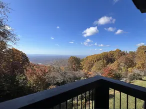 Incredible Pet Friendly Home with Mountain Views! - Image 4