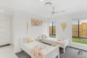 Convenient 4 bedroom modern vacation home - Image 5