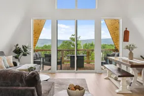 Cottonwood Crest| A-Frame on Bluff + Dog friendly! - Image 2