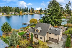 Serene Waterfront Escape w, Amazing View & Hot Tub - Image 2