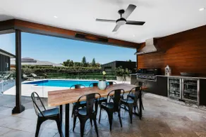 The Wine Manor - Lavish Poolside Living - Image 5