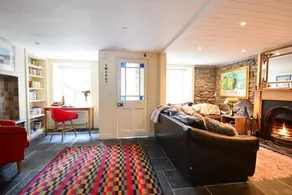 Central Dingle Townhouse - Image 3
