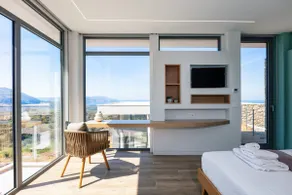 Private 4BR Villa with Heated Pool & Sea View - Image 4