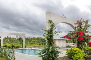 Lakeside Paradise by StayJade|5Cottages|Pvt Pool - Image 4