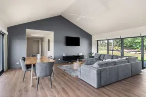 Travertine Vineyard Retreat - Stay Among the Vines - Image 4