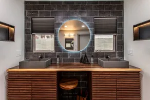 Luxury on Ocean Drive - Sleeps 28 - Image 3